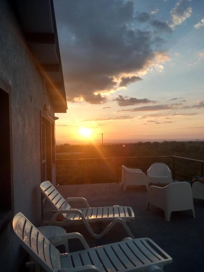 Anubis Aparthotel Villa de Merlo ภายนอก รูปภาพ